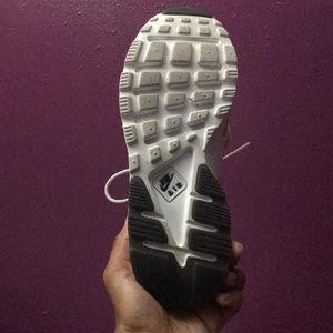 Nike Shoes - Nike Huaraches Nike Shoes - Nike Huaraches